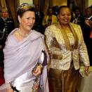 Queen Sonja and Mrs Ntuli Zuma arrive at the official banquet at the Presidential Guest House i Pretoria  (Poto: Lise Åserud / Scanpix)